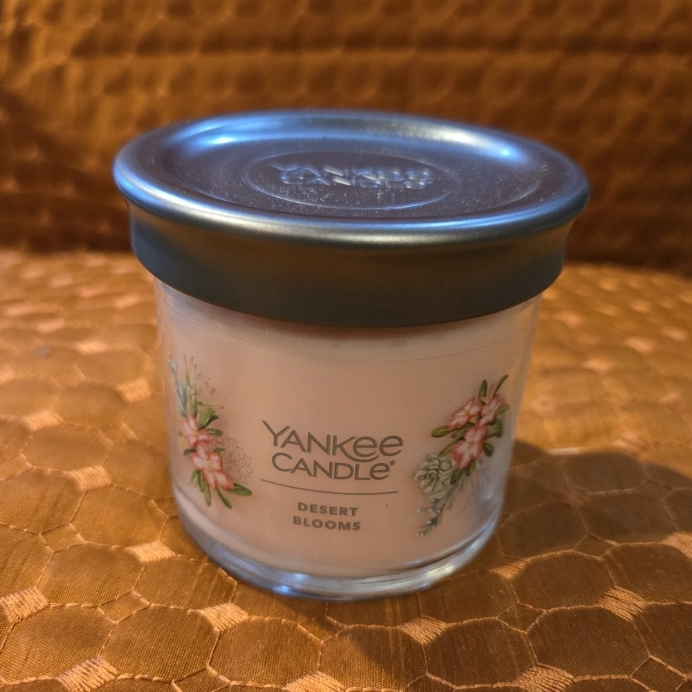 NEW! Yankee Signature Candle /Desert Blooms/ Small Tumbler - Picture 3 of 7